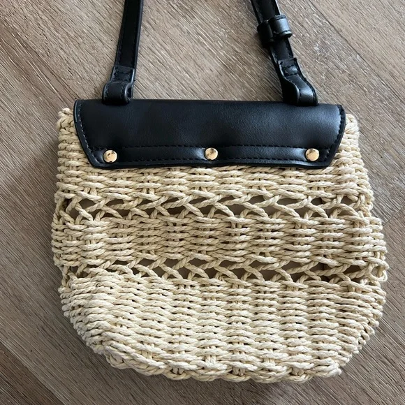 A New Day Small Straw Summer Crossbody Bag - Picture 6 of 7